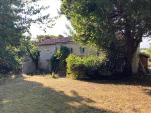 Maisons de vacances Rustic cottage with stunning swimming pool : photos des chambres