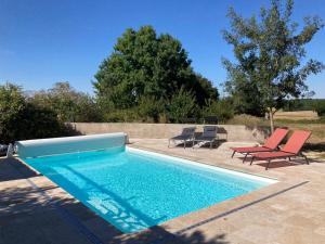 Maisons de vacances Rustic cottage with stunning swimming pool : photos des chambres