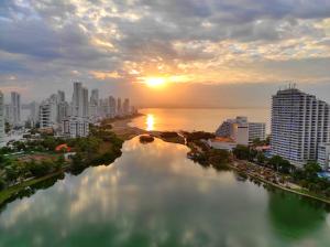 Apartamento de Lujo con Vista al Mar - Excelente Ubicacion