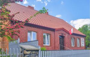 Nice Apartment In Dominikowo With Wifi