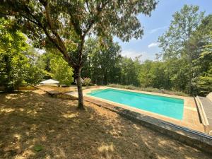 Maisons de vacances Belle demeure perigourdine avec piscine : Maison 4 Chambres