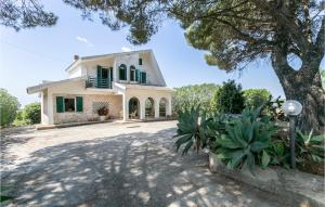 3 Bedroom Cozy Home In Noto