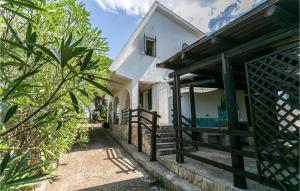 3 Bedroom Cozy Home In Noto