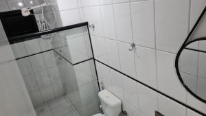 Apartamento com elevador, mobília toda nova, perto de tudo