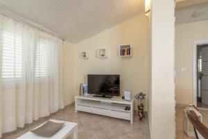 Apartments by the sea Rastici, Ciovo - 5233