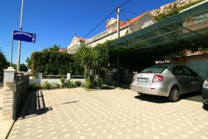 Apartments by the sea Duce, Omis - 5275