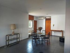 Casa hermosa cómoda en barrio tranquilo