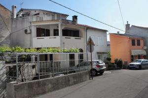Double Room Vrbnik 5302b 