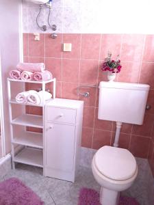 Apartments with parking space Sveti Anton, Krk - 5288