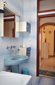 Apartments with a parking space Malinska (Krk) - 5284