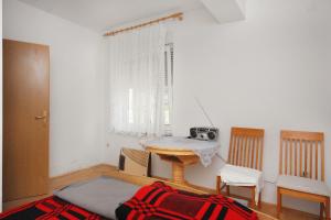 Apartments and rooms with parking space Sveti Vid, Krk - 5323