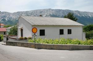Apartments with a parking space Baska, Krk - 5411 