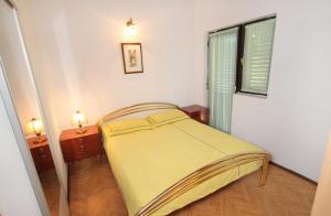 Two-Bedroom Apartment with Terrace room in Apartments with a parking space Artatore Losinj - 5377