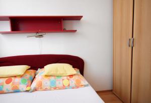 Apartments with a parking space Malinska (Krk) - 5397