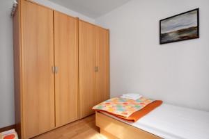 Apartments with a parking space Malinska (Krk) - 5397