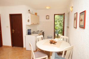 Apartments by the sea Dramalj, Crikvenica - 5522