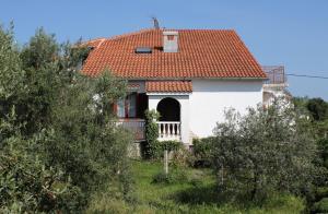 Apartments with parking space Pinezici, Krk - 5319