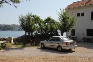 Apartments by the sea Krk - 5400