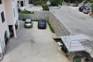Apartments with a parking space Punat Krk 5344