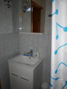 Rooms with a parking space Krk - 5360