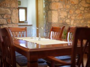 Apartments with a parking space Zupanje, Krk - 5307