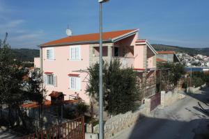 Apartments by the sea Businci, Ciovo - 5256