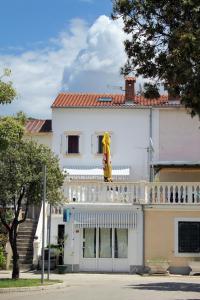 Apartments by the sea Punat, Krk - 5329 