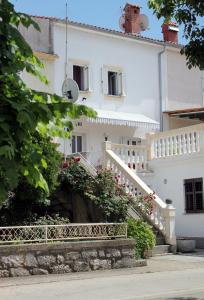 Apartments by the sea Punat, Krk - 5329 