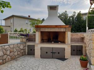 Apartments with WiFi Novi Vinodolski - 5483