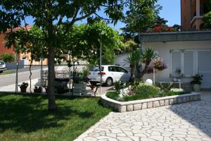 Apartments with a parking space Crikvenica  5494