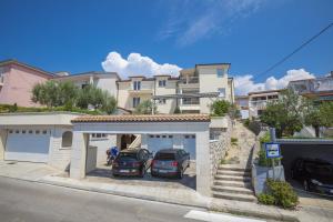 Apartments by the sea Selce, Crikvenica - 5367