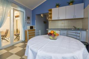 Apartments by the sea Selce, Crikvenica - 5367
