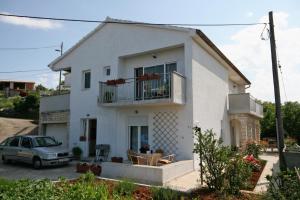 Apartments with parking space Vrbnik, Krk - 5392