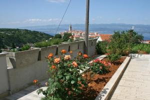 Apartments with a parking space Vrbnik, Krk - 5392