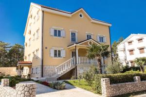 Apartments with a swimming pool Jadranovo, Crikvenica - 5521