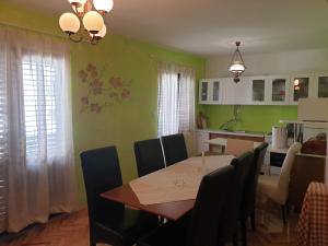 Apartments and rooms with parking space Punat, Krk - 5363