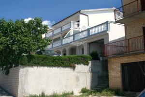 Family friendly apartments with a swimming pool Crikvenica - 5489 