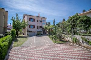 Apartments for families with children Krk 5396
