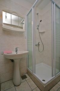 Family-friendly apartments with swimming pool Crikvenica - 5489