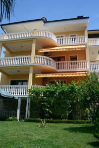 Apartments with a parking space Selce, Crikvenica - 5513