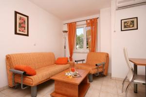 One-Bedroom Apartment with Terrace room in Apartment Pinezici 5464c