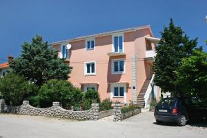 Apartments with a parking space Silo, Krk - 5436