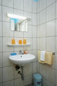 Apartments with a parking space Novi Vinodolski - 5526