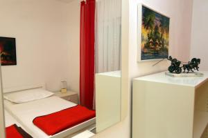 Apartments with parking space Supetar, Brac - 5385