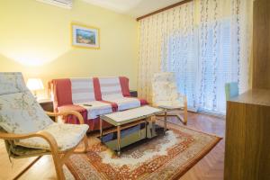 Two-Bedroom Apartment with Terrace room in Apartments with a parking space Malinska (Krk) - 5456