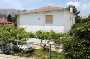 Apartments with a parking space Baska, Krk - 5407 