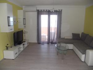Two-Bedroom Apartment with Terrace and Sea View room in Apartments with a swimming pool Novi Vinodolski - 5479
