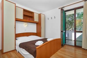 Studio with Terrace room in Apartments by the sea Cove Pokrivenik Hvar - 5231