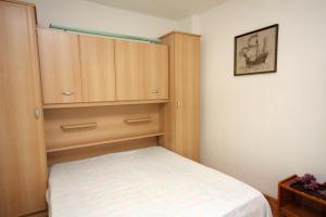 Apartments by the sea Duce, Omis - 4795