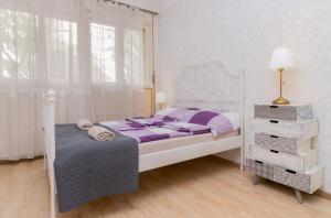 Aurora Main Street Apartment